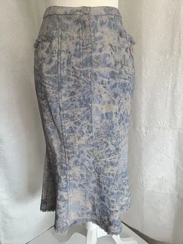 이타리야 데님풍 머메이드 타이트 스커트 파랑과 베이지의 멋진 일품