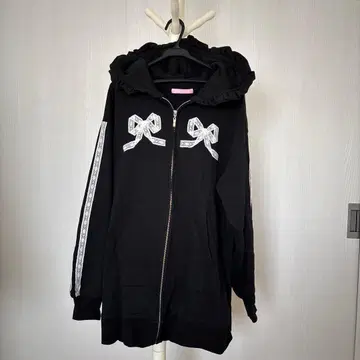 리본 포함 블랙 집업 후드티