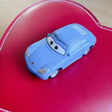 토미카 카즈 샐리