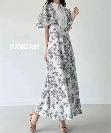 주노아 JUNOAH 바이컬러 핀턱 세미 플레어 원피스 L 사이즈