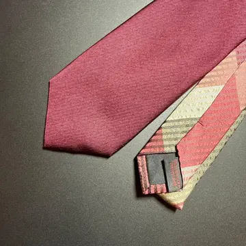 새상품급 BLACK LABEL 빨간색 넥타이