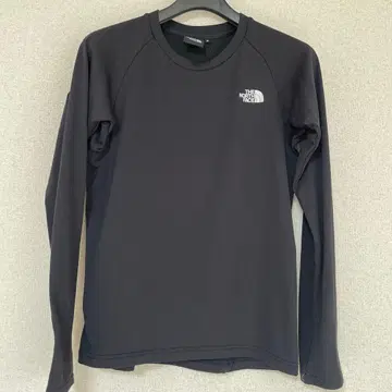 새상품급 THE NORTH FACE 블랙 긴팔 T셔츠 S사이즈