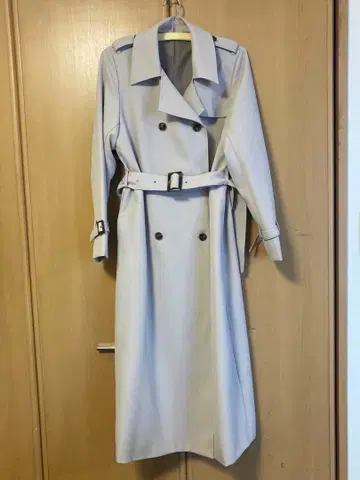 라이트 그레이지 더블 브레스트 트렌치코트