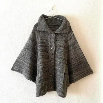 [ 코랄 ] 니트 판초 울 혼방 풀 버튼 옷깃 있음 포켓 방한 M-L