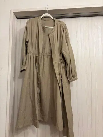 SHIPS 베이지 롱 코트 허리 리본 포함