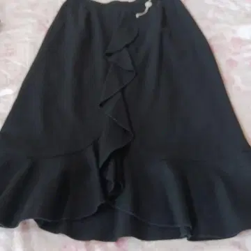 새상품 띠어리 칼슨 스커트 40