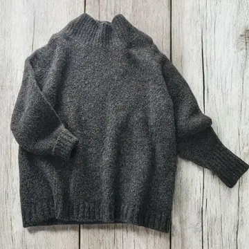 prit 보틀넥 스웨터 차콜 그레이 루즈핏