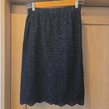 SunaUna 네이비 레이스 미디 스커트 38호