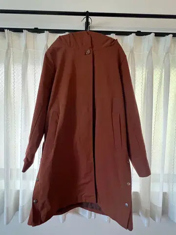 여성용 L 사이즈 후드 부착 코트 브라운 색상