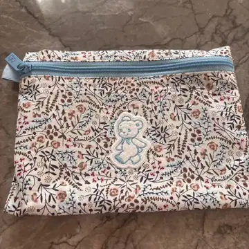 파밀리아 파우치