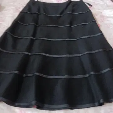 엠즈 그레이시 플레어 스커트 40