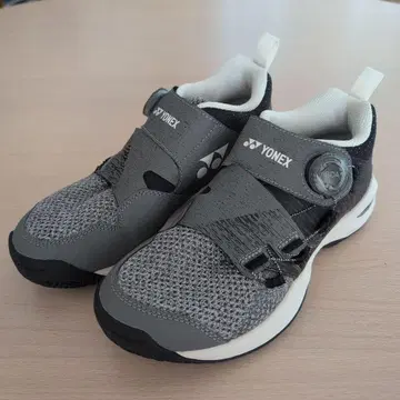 YONEX 그레이 테니스화 BOA