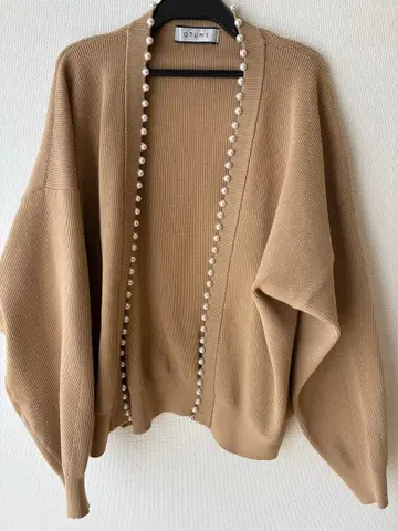 QTUME 쿠츄무 펄 가디건