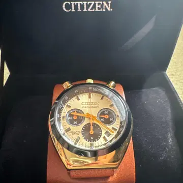 CITIZEN 손목시계 원스 어폰 어 타임 인 할리우드 레드 몽키