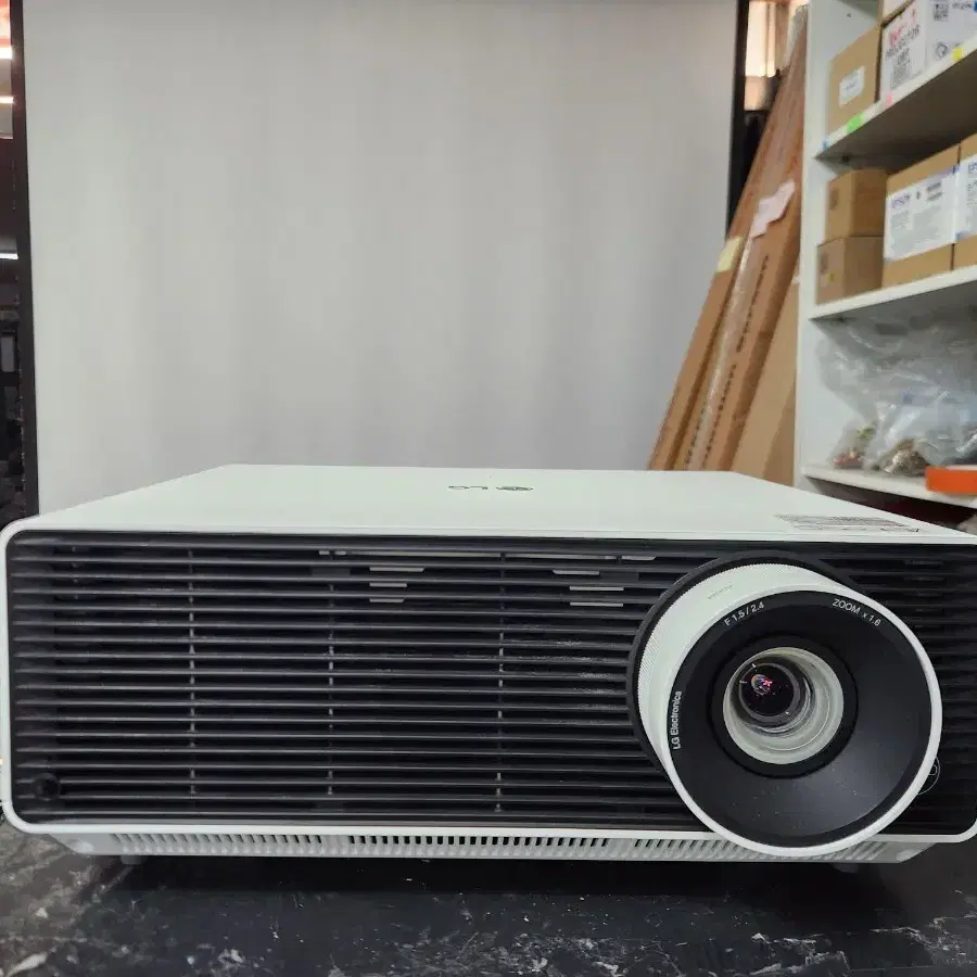 LG SGU501N. Used 4K Laser Projector