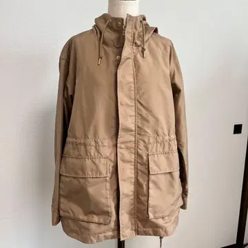 IENA 베이지 후드 부착 마운틴 후드티