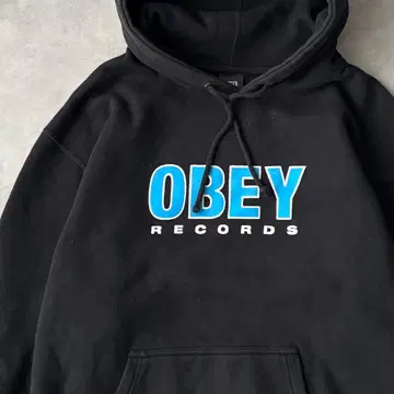 15008 OBEY 프린트 풀오버 후드티 블랙 컬러