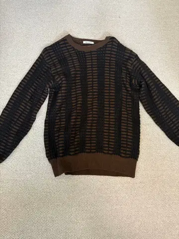 Cozmel 브라운 스트라이프 니트 스웨터