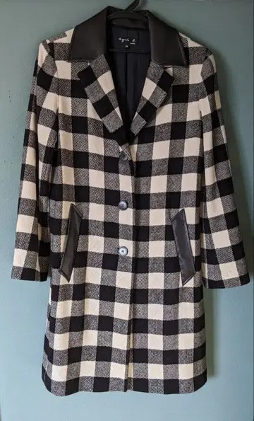 [ 에네스베 ] 체스터 코트 가죽 절개 울 양가죽 체크 무늬