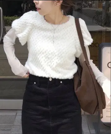 [ 미사용 새상품 ] 미니 퍼 튤 상의 화이트 컬러