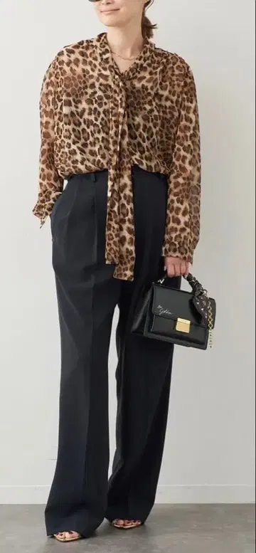 [ 착용 1회 택 보관 있음 ] 두지엠 클라세 트리아세 GG 턱시도 팬츠