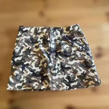 카모 패턴 미니 스커트 지퍼 포켓 부착