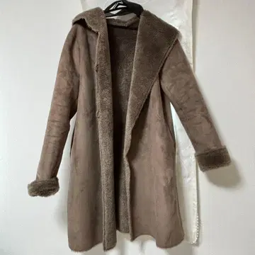 어반 리서치 ROSSO 후드 부착 브라운 코트