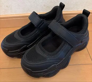 컨디션 최상 ORTR 통굽 샌들 벨트 스니커즈 벨크로 23cm 블랙