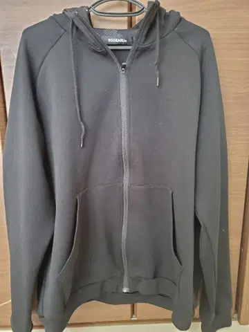 EGOZARU 블랙 후드티