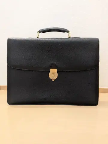 Bally (발리) 블랙 가죽 비즈니스 백 플랩식