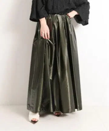 시티샵 CITYSHOP 메탈릭 맥시 롱 스커트 실버 그레이