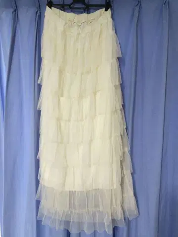 아이보리 레이스 플레어 스커트 AS KNOW AS