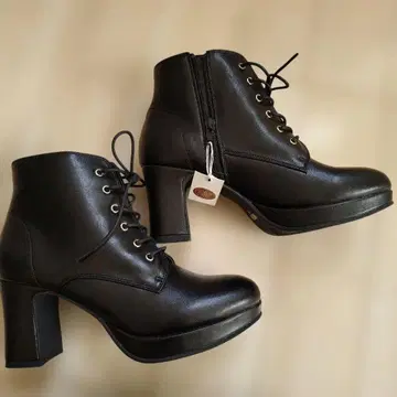 택 포함 새상품 by 키다리 아저씨 숏부츠