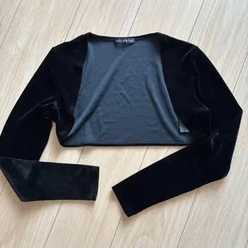 FOXY NEW YORK 블랙 크롭 가디건