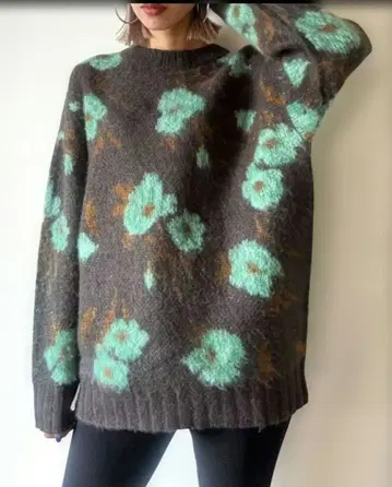 EMODA 플라워 도트 오버 니트