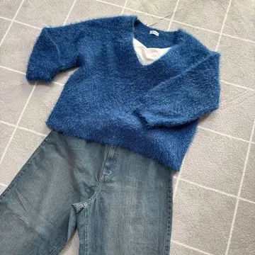 새상품급 lepsim 블루 샤기 니트