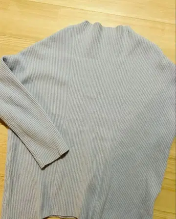 리브 니트 스웨터