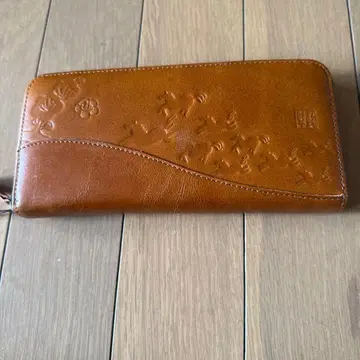 브라운 가죽 장지갑 엠보싱 가공