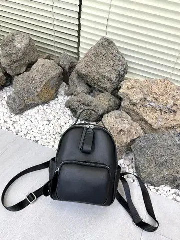 블랙 가죽 백팩