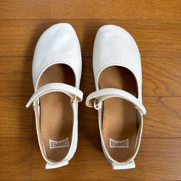 캠퍼 화이트 스트랩 슈즈