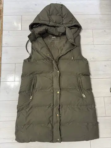 ZARA 후드 부착 다운 베스트 올리브 그린 M
