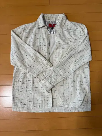 기하학 패턴 화이트 셔츠 CREAM SODA