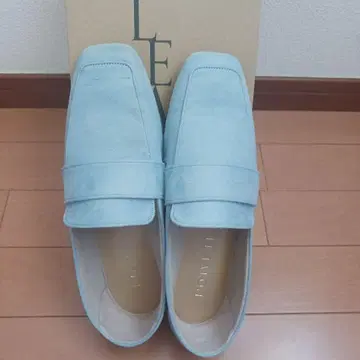 라이트 블루 로퍼 스웨이드 마감