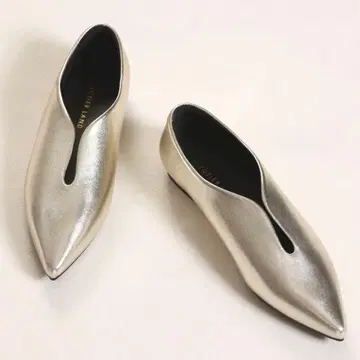 슈퍼 소프트 메탈릭 포인트 펌프스