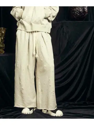 메종 스페셜 데미지 쭈리 자카드 스웨트 팬츠