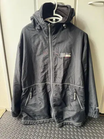 FIRST DOWN 리버서블 블랙 점퍼