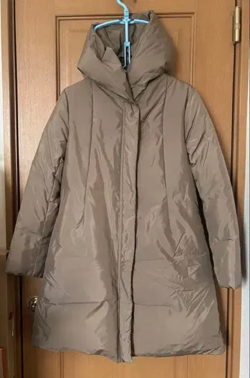 theory luxe 후드 부착 다운 코트 베이지