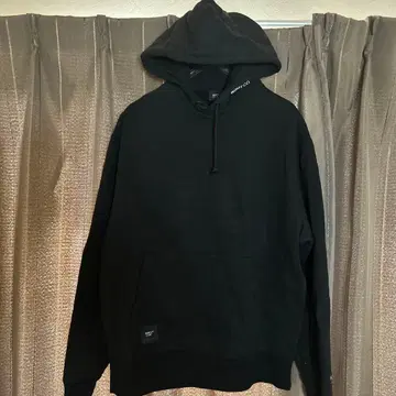 ROOT CO. 블랙 후드 부착 후드티