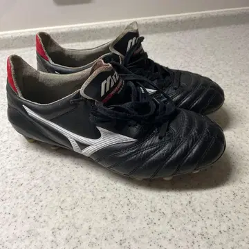 미즈노 프로페셔널 모델 축구화