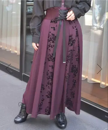 axes femme 롱 스커트 레이스업 플로키 절개 스커트 퍼플